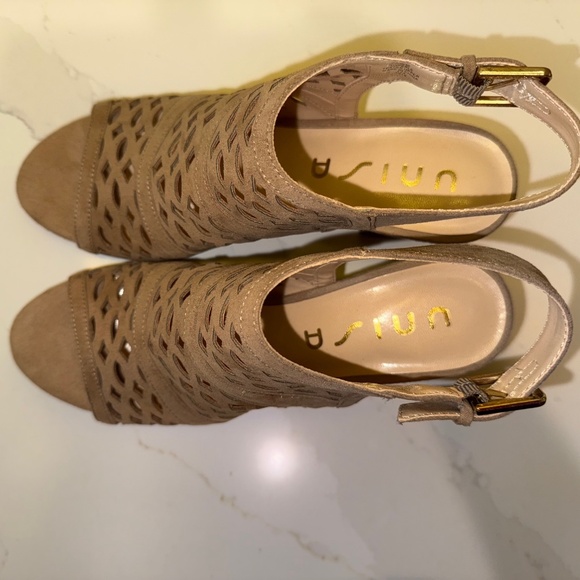 UNISA Taupe Suede Ankle Bootie, Size 7.5 - Picture 4 of 8